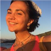 Laureata in Scienze Politiche offre lezioni in vari ambiti